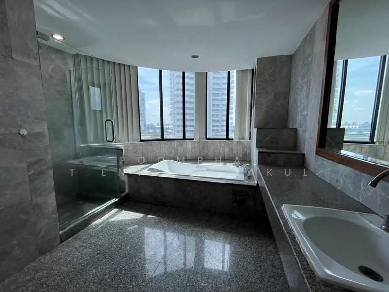 Royal River Place, Bangkok, Rama 3 Road, Bang Pong Pang, Yan Nawa, Bangkok, 4 Bedrooms, 312 sqm, Condo For Sale, by Poomphat Tienthongsakul, 500453932 - DDproperty.com