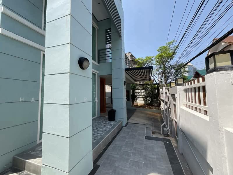 4-BR House, Bangkok, Huai Khwang, Bangkok, 4 Bedrooms, 410 sqm, Single Detached House For Rent, by Hathairat Rookphan, 500453964 - DDproperty.com