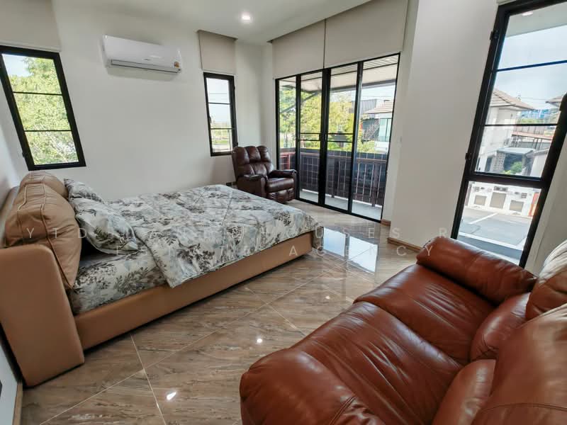 Lake View Park Bangna, Bangkok, 454 Kanchanaphisek Road, Dok Mai, Prawet, Bangkok, 3 Bedrooms, 200 sqm, Single Detached House For Rent, by YTD Land&houses Real Estate Agency, 500453979 - DDproperty.com