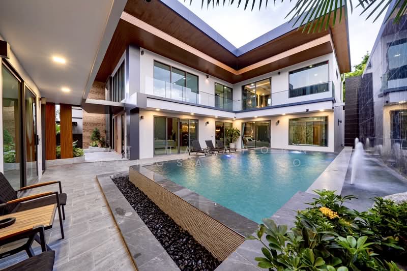 Luxury Living Redefined in This Spectacular 5-Bedroom Villa, Chon Buri (Pattaya), Nong Pru, Bang Lamung (Pattaya), Chon Buri (Pattaya), 6 Bedrooms, 700 sqm, Single Detached House For Sale, by Patcharaporn Wongsachayo, 500453995 - DDproperty.com