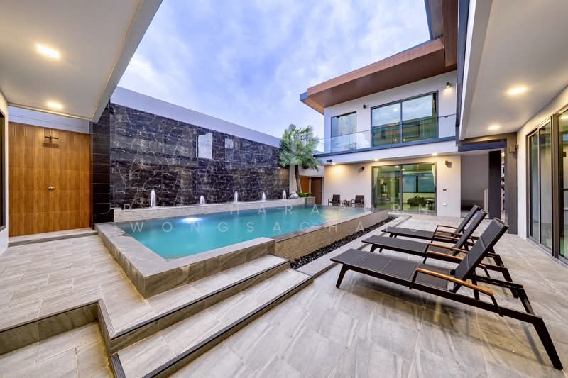 Luxury Living Redefined in This Spectacular 5-Bedroom Villa, Chon Buri (Pattaya), Nong Pru, Bang Lamung (Pattaya), Chon Buri (Pattaya), 6 Bedrooms, 700 sqm, Single Detached House For Sale, by Patcharaporn Wongsachayo, 500453995 - DDproperty.com