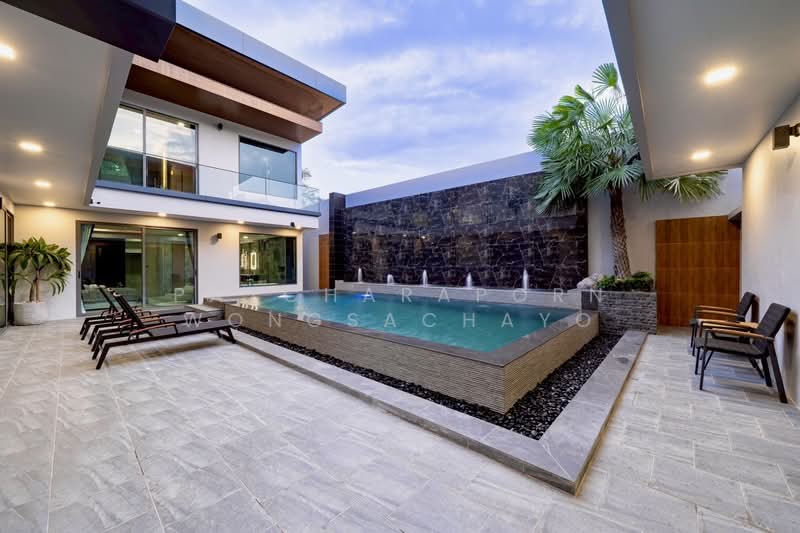 Luxury Living Redefined in This Spectacular 5-Bedroom Villa, Chon Buri (Pattaya), Nong Pru, Bang Lamung (Pattaya), Chon Buri (Pattaya), 6 Bedrooms, 700 sqm, Single Detached House For Sale, by Patcharaporn Wongsachayo, 500453995 - DDproperty.com