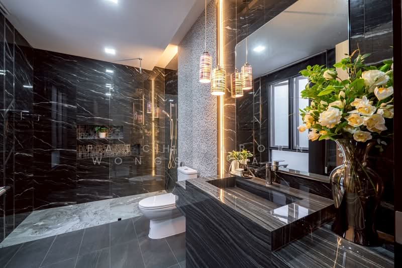 Luxury Living Redefined in This Spectacular 5-Bedroom Villa, Chon Buri (Pattaya), Nong Pru, Bang Lamung (Pattaya), Chon Buri (Pattaya), 6 Bedrooms, 700 sqm, Single Detached House For Sale, by Patcharaporn Wongsachayo, 500453995 - DDproperty.com