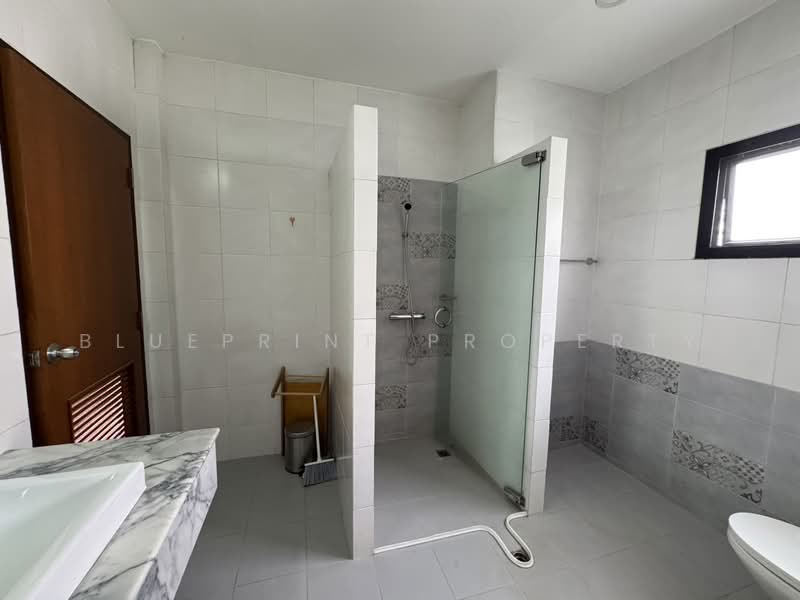 Noble Ekkamai 22, Bangkok, Khlong Tan Nua, Watthana, Bangkok, 4 Bedrooms, 400 sqm, Townhouse For Rent, by Blueprint Property, 500454199 - DDproperty.com