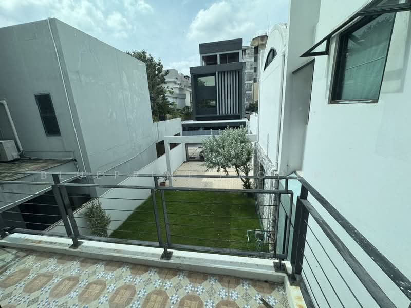 Noble Ekkamai 22, Bangkok, Khlong Tan Nua, Watthana, Bangkok, 4 Bedrooms, 400 sqm, Townhouse For Rent, by Blueprint Property, 500454199 - DDproperty.com