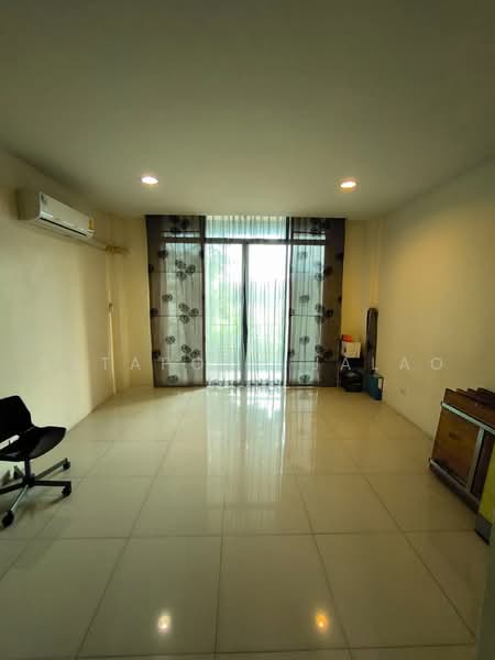 4-BR Townhouse, Bangkok, Samsen Nok, Huai Khwang, Bangkok, 4 Bedrooms, 400 sqm, Townhouse For Sale, by Sataporn Jalao, 500454224 - DDproperty.com