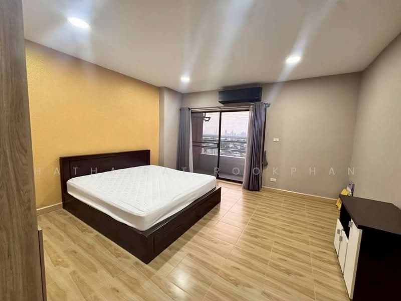 Country Complex Bangna, Bangkok, Sanpawut Road, Bang Na, Bangkok, 2 Bedrooms, 80 sqm, Condo For Rent, by Hathairat Rookphan, 500454251 - DDproperty.com