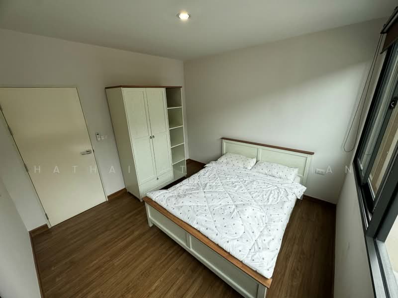 Baan Klang Muang Srinakarin – Onnut, Bangkok, 174 Soi On Nut 70/1, Prawet, Bangkok, 3 Bedrooms, 143 sqm, Townhouse For Rent, by Hathairat Rookphan, 500454263 - DDproperty.com