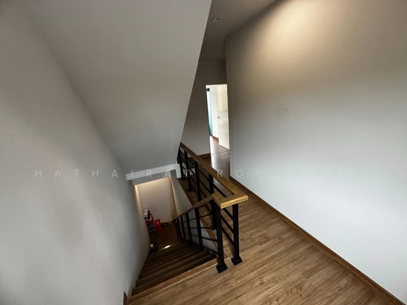 Baan Klang Muang Srinakarin – Onnut, Bangkok, 174 Soi On Nut 70/1, Prawet, Bangkok, 3 Bedrooms, 143 sqm, Townhouse For Rent, by Hathairat Rookphan, 500454263 - DDproperty.com