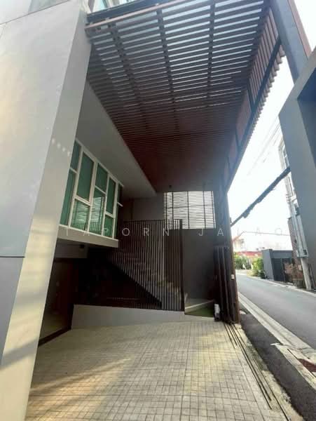undefined, Bangkok, Khlongtoei Nua, Watthana, Bangkok, 2 Bedrooms, 585 sqm, Single Detached House For Rent, by Sataporn Jalao, 500454290 - DDproperty.com