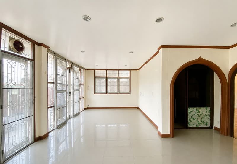 บ้านแฝด ลาดพร้าว 109, Bangkok, Khlong Chan, Bang Kapi, Bangkok, 6 Bedrooms, 150 sqm, Semi-Detached House (Twin House) For Sale, by NR AGENT, 500454389 - DDproperty.com