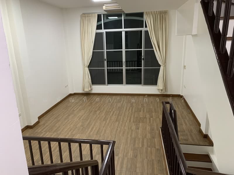 หมู่บ้านกลางเมือง รัชดา ลาดพร้าว ติดถนนใหญ่, กรุงเทพ, จันทรเกษม, จตุจักร, กรุงเทพ, 560 ตร.ม., ทาวน์เฮ้าส์ ให้เช่า, โดย คุณทัณฑิกา แก้วปู่วัด, 500454441 - DDproperty.com