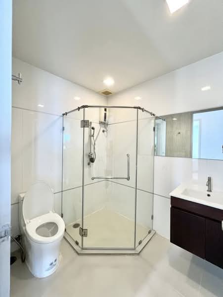 Thru Thonglor, Bangkok, Petchaburi Road, Bang Kapi, Huai Khwang, Bangkok, 2 Bedrooms, 67 sqm, Condo For Sale, by Chanon Ekongkarn, 500454575 - DDproperty.com