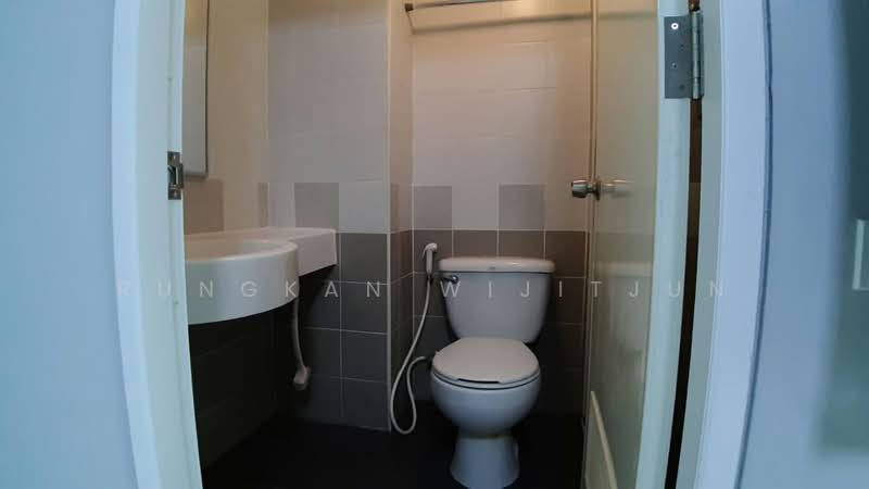 Lumpini Condo Town Bodindecha Ramkhamhaeng, Bangkok, Soi Ramkhamhaeng 43/1, Phlapphla, Wang Thonglang, Bangkok, 1 Bedroom, 28 sqm, Condo For Sale, by Rungkan Wijitjun, 500454597 - DDproperty.com