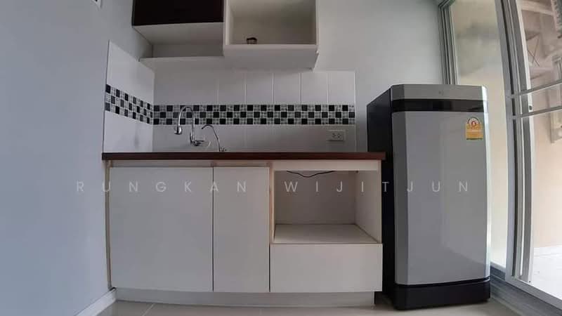 Lumpini Condo Town Bodindecha Ramkhamhaeng, Bangkok, Soi Ramkhamhaeng 43/1, Phlapphla, Wang Thonglang, Bangkok, 1 Bedroom, 28 sqm, Condo For Sale, by Rungkan Wijitjun, 500454597 - DDproperty.com