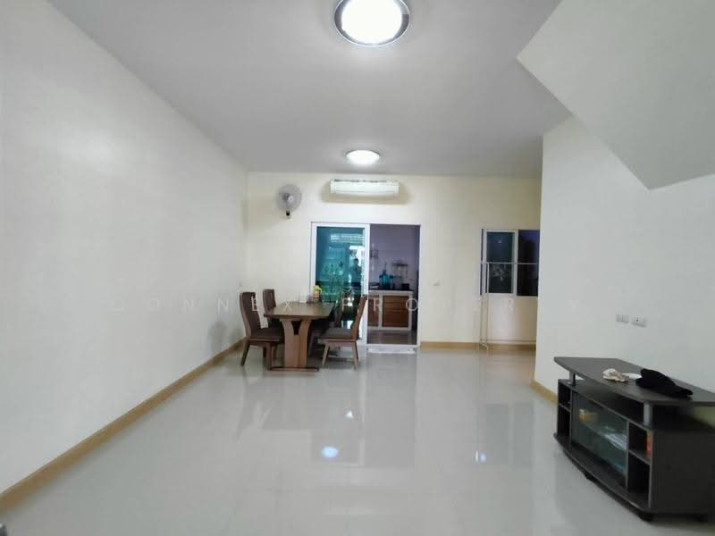 Gusto Town Home Wongwaen-Rama 5 : กัสโต้ ทาวน์โฮม วงแหวน-พระราม 5, นนทบุรี, ถนนวัดปรางค์หลวง, บางม่วง, บางใหญ่, นนทบุรี, 110 ตร.ม., ทาวน์เฮ้าส์ ขาย, โดย Connex Property, 500454784 - DDproperty.com