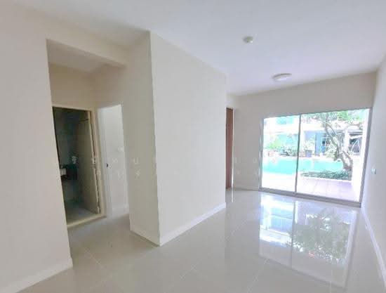 A Space Me Sukhumvit 77 : เอ สเปซ มี สุขุมวิท 77, กรุงเทพ
