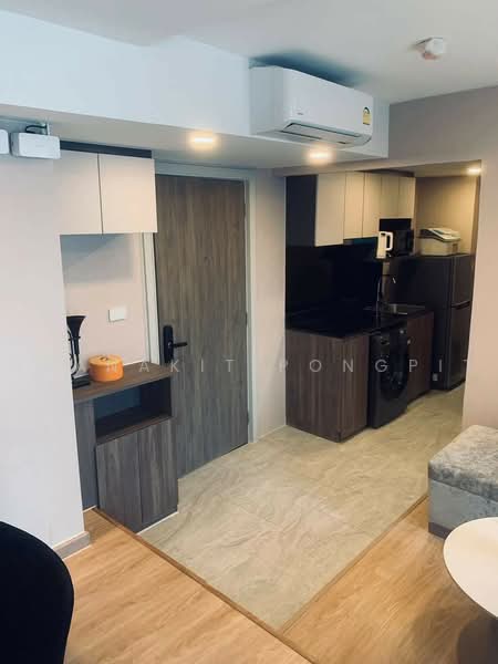 Lloyd Soonvijai-Thonglor, Bangkok, Soi Phetchaburi 47, Phetchaburi Road, Bang Kapi, Huai Khwang, Bangkok, 2 Bedrooms, 62 sqm, Condo For Rent, by Thanakit Pongpit, 500455032 - DDproperty.com