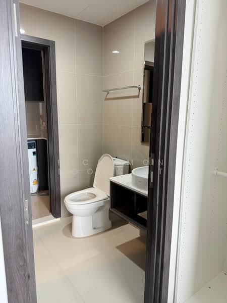XT Huaikhwang, Bangkok, 244 Ratchadaphisek Road, Huai Khwang, Bangkok, 1 Bedroom, 35 sqm, Condo For Sale, by Pichamon Boonchit, 500455091 - DDproperty.com