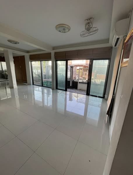 Baan Rattawan, Pathum Thani, Lat Sawai, Lam Luk Ka, Pathum Thani, 4 Bedrooms, 21 sqm, Single Detached House For Sale, by Connex Property, 500455102 - DDproperty.com