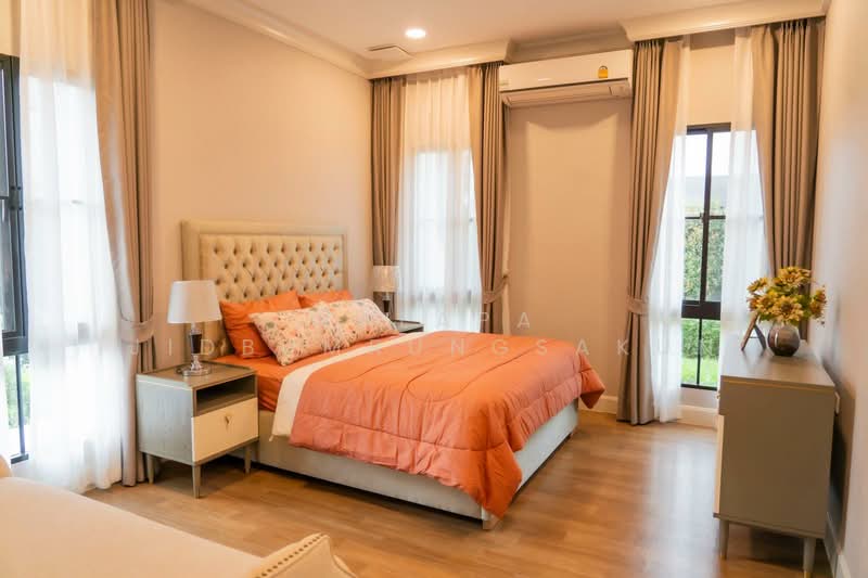 Nantawan Rama 9 - New Krungthepkreetha, Bangkok, Saphan Sung, Bangkok, 5 Bedrooms, 4 sqm, Single Detached House For Rent, by Walapa Jidbumrungsakun, 500455107 - DDproperty.com