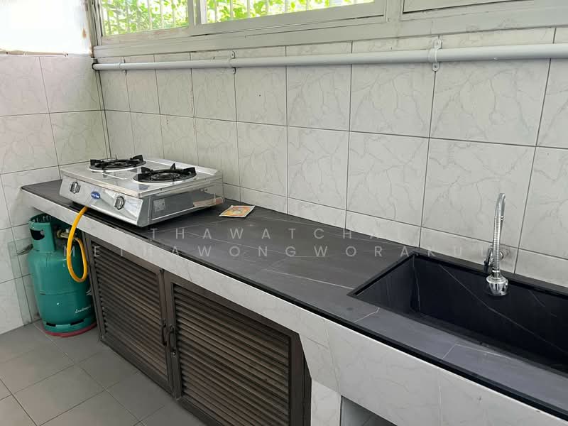 4-BR House, Bangkok, Din Daeng, Bangkok, 4 Bedrooms, 300 sqm, Single Detached House For Rent, by Thawatchai Methawongworakul, 500455133 - DDproperty.com