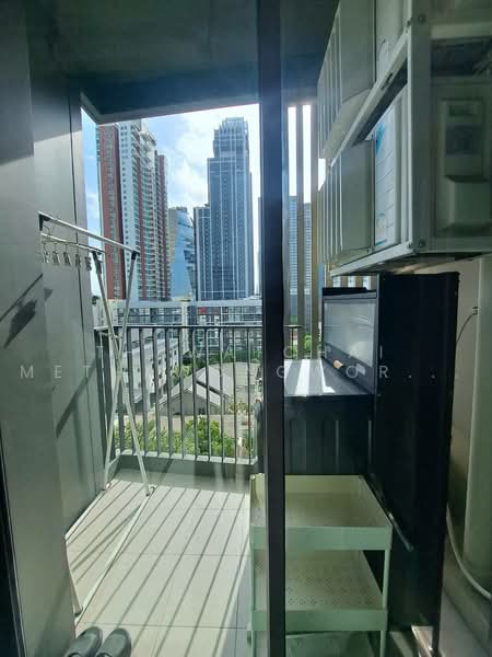 Rhythm Ekkamai, Bangkok, 11 Soi Sukhumvit 63, Khlongtoei Nua, Watthana, Bangkok, 1 Bedroom, 32 sqm, Condo For Rent, by Thawatchai Methawongworakul, 500455143 - DDproperty.com