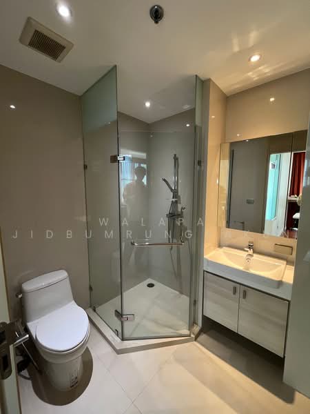 Baan Santisuk, Bangkok, 97 Soi Sukhumvit 38, Phra Kanong, Khlong Toei, Bangkok, 2 Bedrooms, 87 sqm, Apartment For Rent, by Walapa Jidbumrungsakun, 500455186 - DDproperty.com