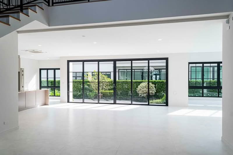 Narinsiri Krungthep Kreetha, Bangkok, Saphan Sung, Bangkok, 5 Bedrooms, 530 sqm, Single Detached House For Sale, by Thananith Ittitulyapong, 500455235 - DDproperty.com