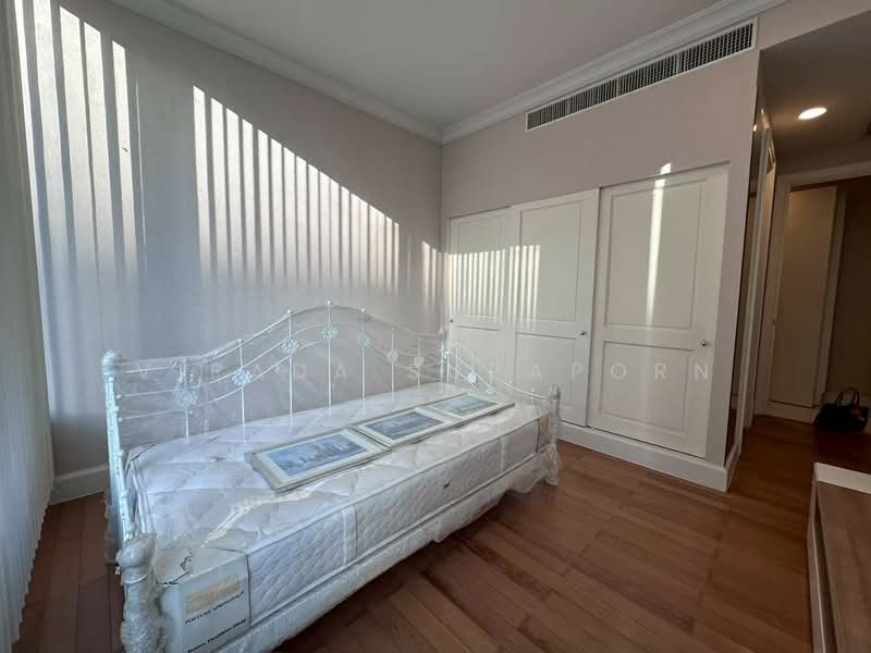 Royce Private Residences, Bangkok, 61 Soi Sukhumvit 31, Khlongtoei Nua, Watthana, Bangkok, 3 Bedrooms, 145 sqm, Condo For Rent, by Vipada Supaporn, 500455352 - DDproperty.com