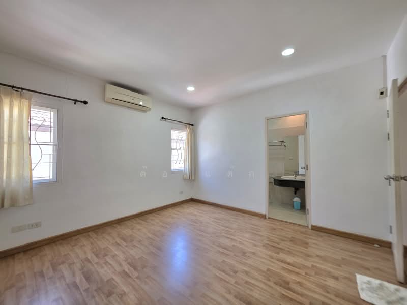 Baan Patra Krungthep Kreetha, Bangkok, Krungthep Kreetha Road, Saphan Sung, Bangkok, 2 Bedrooms, 121 sqm, Townhouse For Sale, by ต๊อกแต๊ก, 500455505 - DDproperty.com