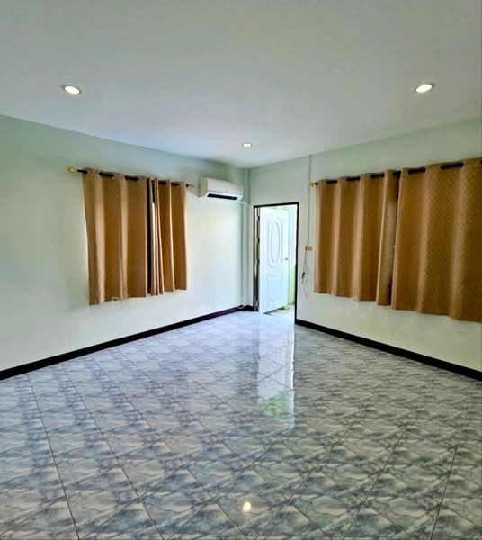ทาวน์โฮม เพชรเกษม79แยก3, Bangkok, ซอยเพขรเกษม79 แยก3, Nong Kang Plu, Nong Khaem, Bangkok, 2 Bedrooms, 184 sqm, Townhouse For Sale, by Boonsak S, 500455535 - DDproperty.com