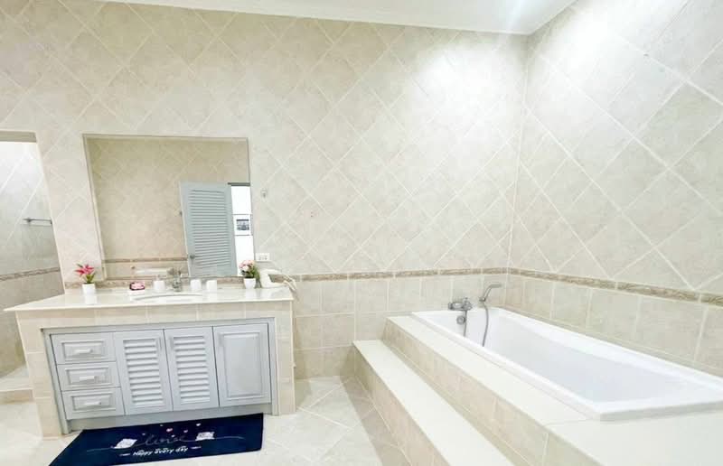 Majestic Residence Pratumnak : มาเจสติค เรสซิเดนซ์ พระตำหนัก, ชลบุรี, หนองปรือ, บางละมุง, ชลบุรี, 810 ตร.ม., วิลล่า ขาย, โดย Sikkares Ploydang, 500455554 - DDproperty.com