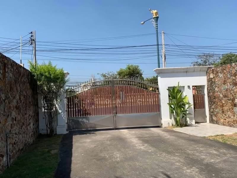4-BR House, Chon Buri (Pattaya), Poong, Bang Lamung (Pattaya), Chon Buri (Pattaya), 4 Bedrooms, 325 sqm, Single Detached House For Sale, by Harrison Chong, 500455587 - DDproperty.com