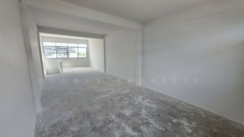 Corner commercial building located at the entrance of Soi Chaloem Phrakiat Rama 9 Soi 5, Bangkok, , Nong Bon, Prawet, Bangkok, , 21 sqm, Shophouse For Rent, by Connex Property, 500455607 - DDproperty.com