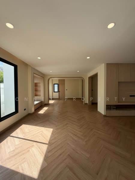 Newly renovated detached house in the heart of Chokchai 4, Bangkok, , Lat Phrao, Bangkok, 4 Bedrooms, 290 sqm, Single Detached House For Sale, by Connex Property, 500455643 - DDproperty.com