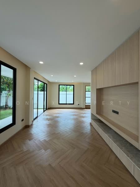 บานเดยว รโนเวทใหม ใจกลางโชคชย 4, กรุงเทพ, , ลาดพร้าว, กรุงเทพ, 290 ตร.ม., บ้านเดี่ยว ขาย, โดย Connex Property, 500455643 - DDproperty.com