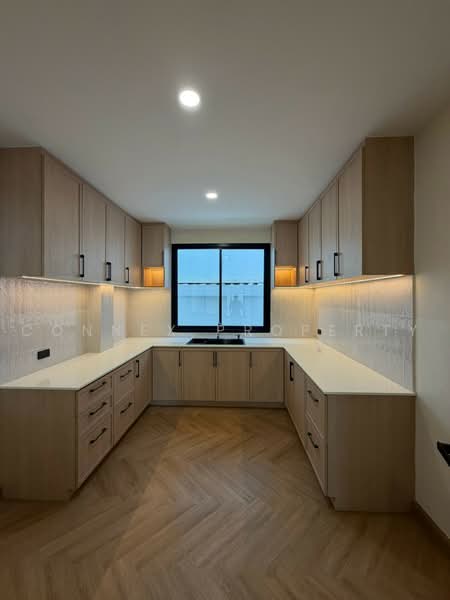 Newly renovated detached house in the heart of Chokchai 4, Bangkok, , Lat Phrao, Bangkok, 4 Bedrooms, 290 sqm, Single Detached House For Sale, by Connex Property, 500455643 - DDproperty.com
