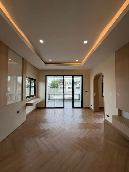 Newly renovated detached house in the heart of Chokchai 4, Bangkok, , Lat Phrao, Bangkok, 4 Bedrooms, 290 sqm, Single Detached House For Sale, by Connex Property, 500455643 - DDproperty.com