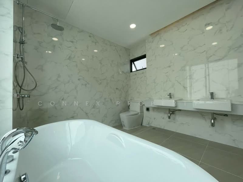 For Sale: Newly Renovated 2-Storey Detached House in Modern Classic Style Ratchada 42 – Phaholyothin, Bangkok, , Chan Kasem, Chatuchak, Bangkok, 4 Bedrooms, 250 sqm, Single Detached House For Sale, by Connex Property, 500455644 - DDproperty.com