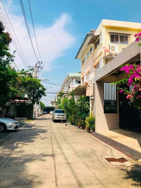 Maneewan Park, Bangkok, โชคชัย 4, Lat Phrao, Bangkok, 4 Bedrooms, 21 sqm, Townhouse For Sale, by Connex Property, 500455646 - DDproperty.com