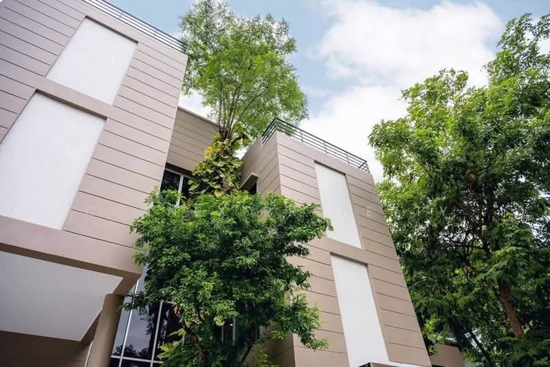 Home office near Mo Chit–Chatuchak, just 300 meters from Vibhavadi Road, Bangkok, , Jom Phon, Chatuchak, Bangkok, 5 Bedrooms, 376 sqm, Single Detached House For Sale, by Connex Property, 500455650 - DDproperty.com