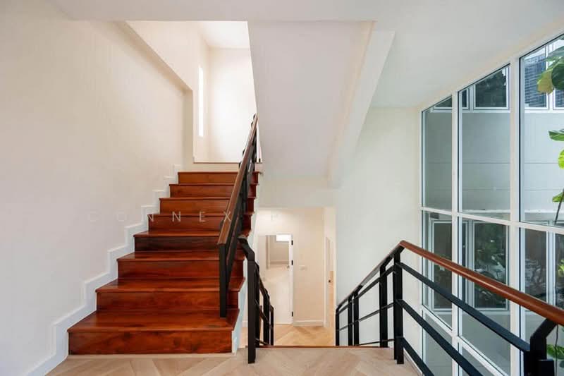 Home office near Mo Chit–Chatuchak, just 300 meters from Vibhavadi Road, Bangkok, , Jom Phon, Chatuchak, Bangkok, 5 Bedrooms, 376 sqm, Single Detached House For Sale, by Connex Property, 500455650 - DDproperty.com