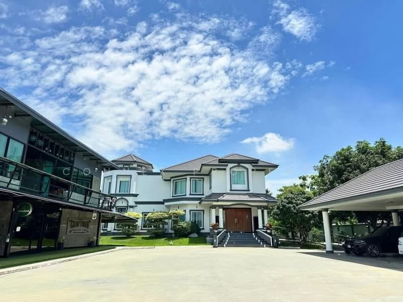 Exclusive Luxury Residence | Spacious 2-Storey Detached House with a Private, Pathum Thani, , Khlong Song, Khlong Luang, Pathum Thani, 4 Bedrooms, 500 sqm, Single Detached House For Sale, by Connex Property, 500455653 - DDproperty.com