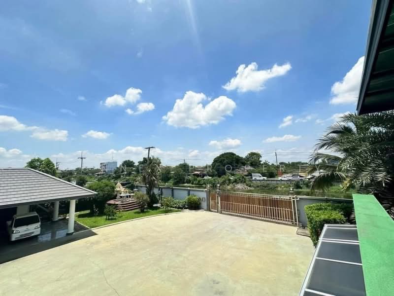 Exclusive Luxury Residence | Spacious 2-Storey Detached House with a Private, Pathum Thani, , Khlong Song, Khlong Luang, Pathum Thani, 4 Bedrooms, 500 sqm, Single Detached House For Sale, by Connex Property, 500455653 - DDproperty.com