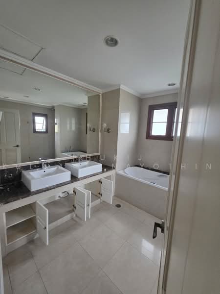 Narasiri Pattanakarn-Srinakarin, Bangkok, 878 Soi Srinakarin 20, Khlong Chan, Bang Kapi, Bangkok, 5 Bedrooms, 615 sqm, Single Detached House For Sale, by Phukij Kulwattanayothin, 500455664 - DDproperty.com