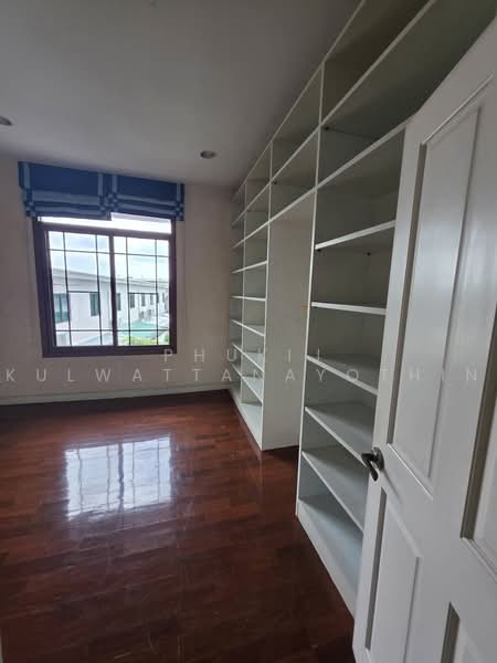 Narasiri Pattanakarn-Srinakarin, Bangkok, 878 Soi Srinakarin 20, Khlong Chan, Bang Kapi, Bangkok, 5 Bedrooms, 615 sqm, Single Detached House For Sale, by Phukij Kulwattanayothin, 500455664 - DDproperty.com
