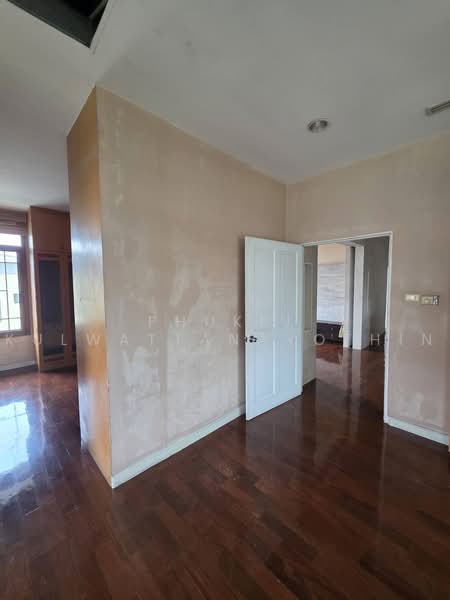 Narasiri Pattanakarn-Srinakarin, Bangkok, 878 Soi Srinakarin 20, Khlong Chan, Bang Kapi, Bangkok, 5 Bedrooms, 615 sqm, Single Detached House For Sale, by Phukij Kulwattanayothin, 500455664 - DDproperty.com