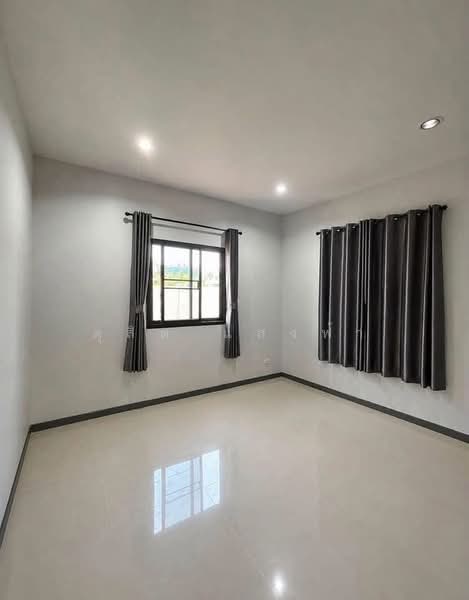 ให้เช่าบ้านเดี่ยว ม.เดอะเพอร์เฟควิลล์ มาบข่า ระยอง, Rayong, Mapkha, Nikhom Pattana, Rayong, 2 Bedrooms, 150 sqm, Single Detached House For Rent, by Dusit Saengfa, 500455698 - DDproperty.com