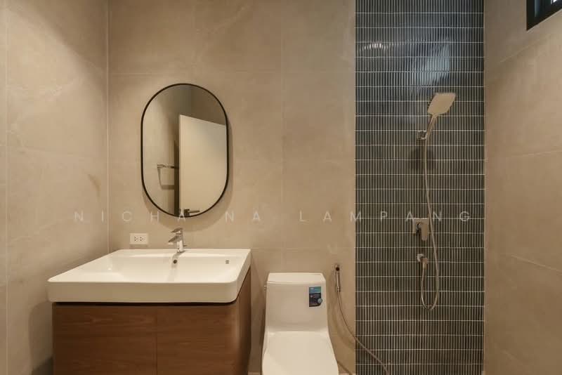 3-BR Townhouse, Bangkok, Huai Khwang, Bangkok, 3 Bedrooms, 380 sqm, Townhouse For Sale, by Nicha Na Lampang, 500455734 - DDproperty.com
